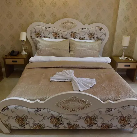 Hotel The Larossa *