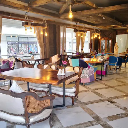 The Larossa Hotel *